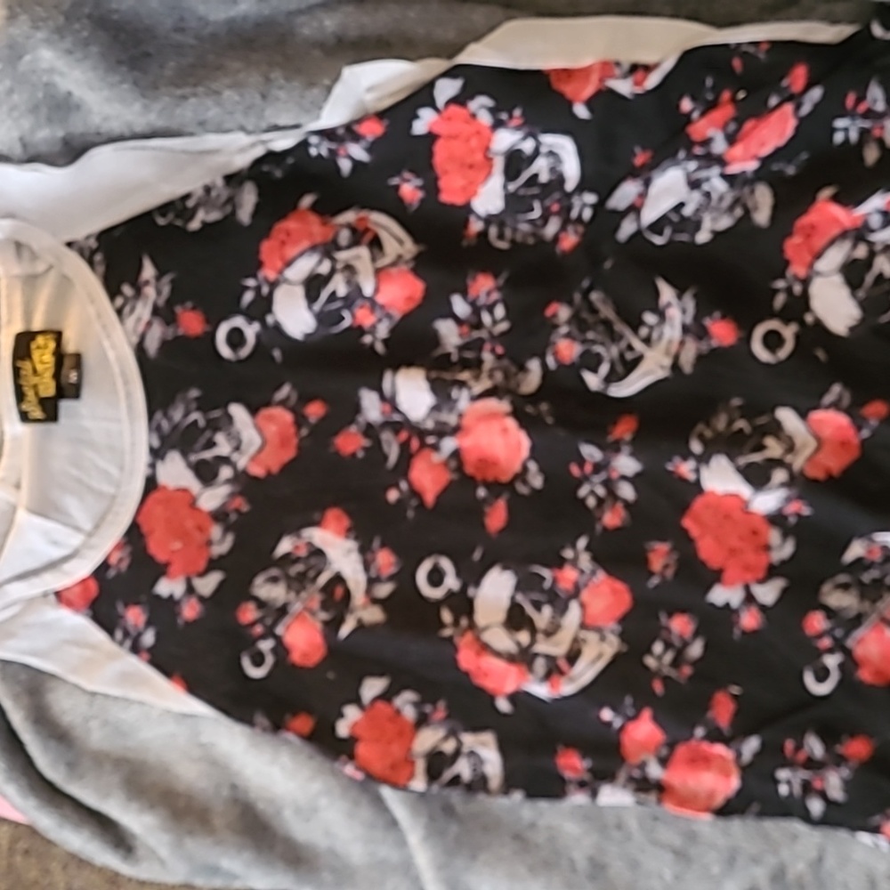 Skull shirt